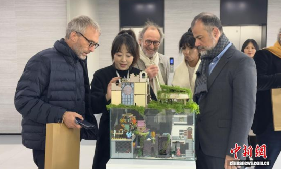 10��23�գ����������cӰҕ�猣�����L��������W(xu��)�����c�Ӱ�W(xu��)Ժ(�LӰ�Ӱ�W(xu��)Ժ)�^����W(xu��)����(chu��ng)���Ķ���Ӯ������������� �z