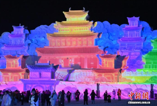 12��26�գ������L��ɽ��ѩ��桰�����m����ʽ������������ �z