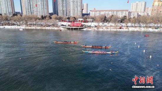 ���۱�ِ�M(j��n)�Ю�(d��ng)����ʯ���� �z